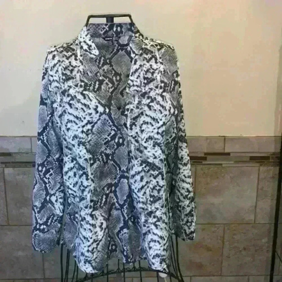 Shien Pattern Blouse - Picture 1 of 5